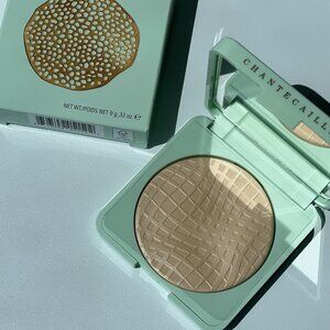 chantecaille Limited Edition Lotus Perfect Blur Glow Powder